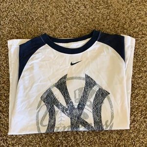 vintage yankees baseball tee